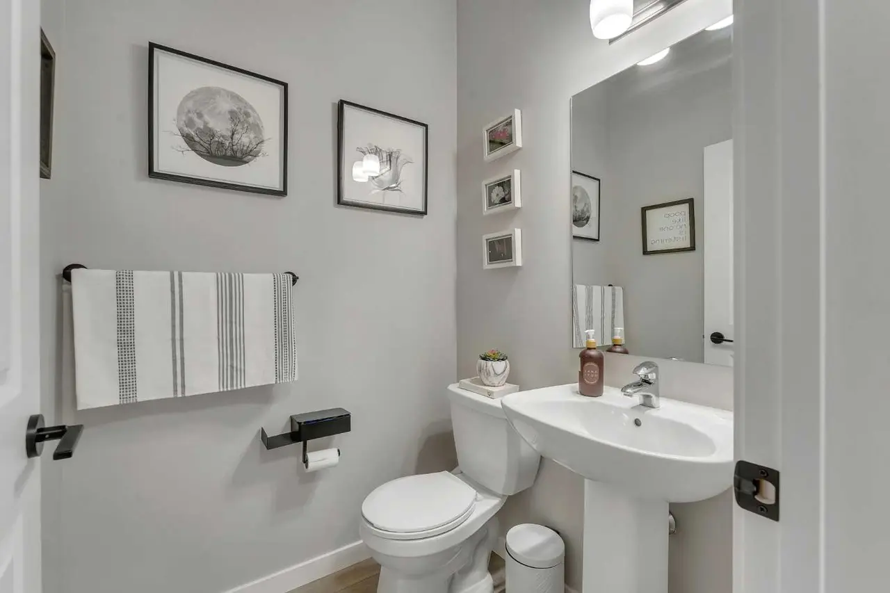 341 Walcrest View SE
