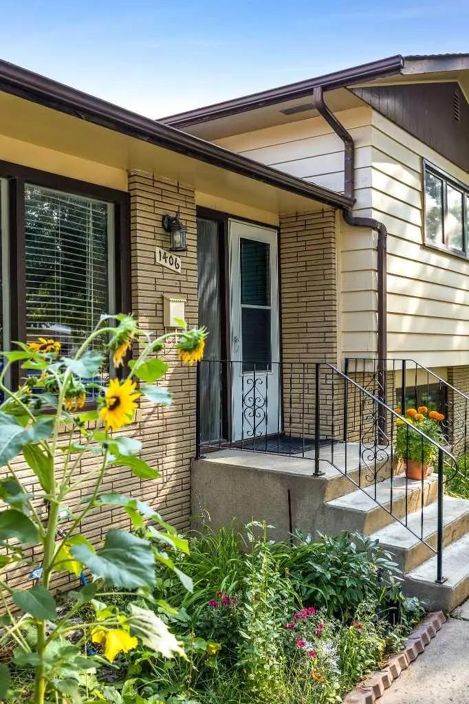 1406 26 Street SE