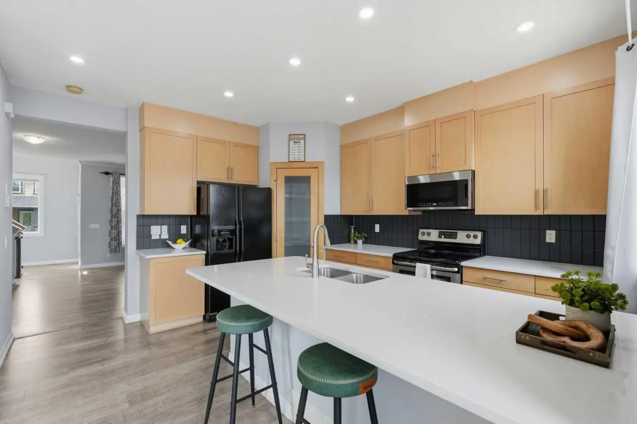 74 Ravenswynd Rise SE