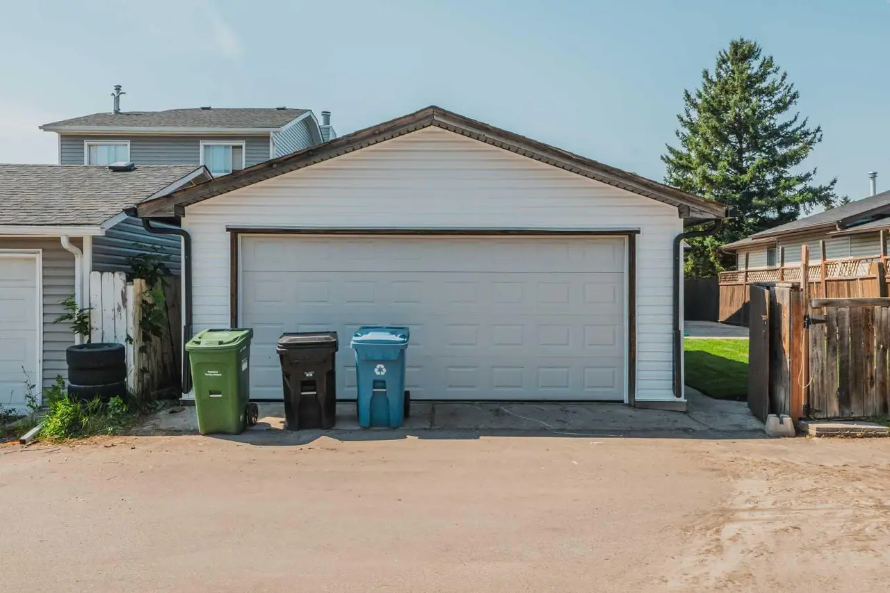 20 Castlegrove Way NE