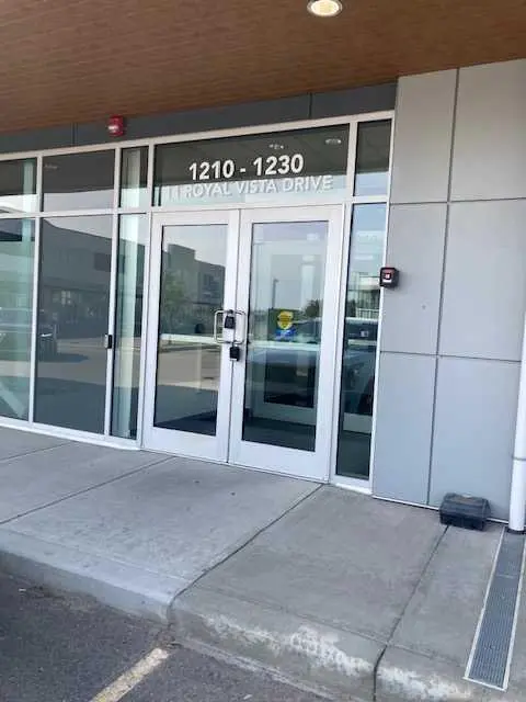 1210, 11 Royal Vista Drive NW