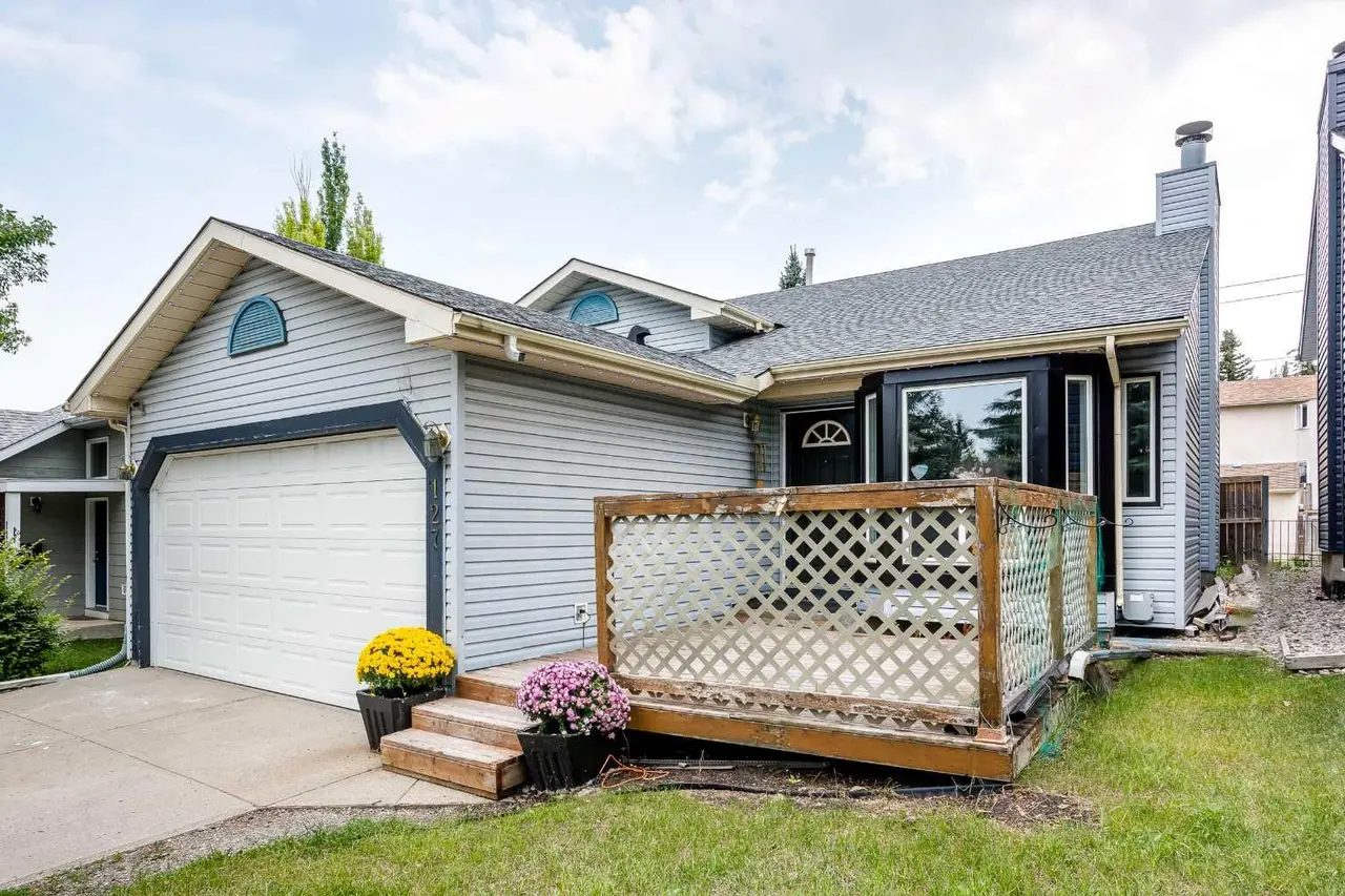 127 Shawinigan Drive SW