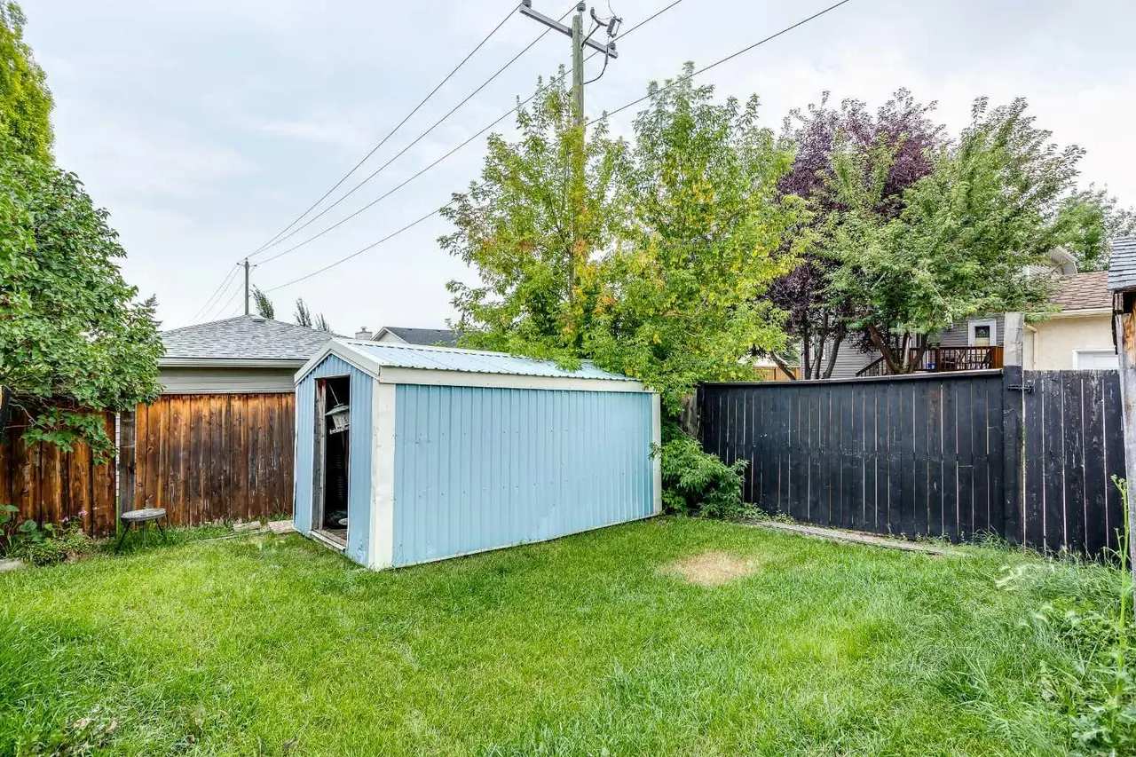 127 Shawinigan Drive SW