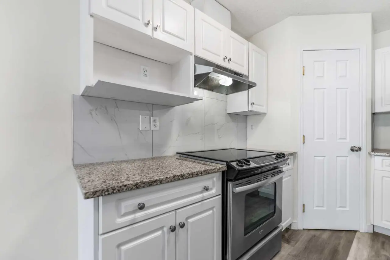 410, 290 Shawville Way SE