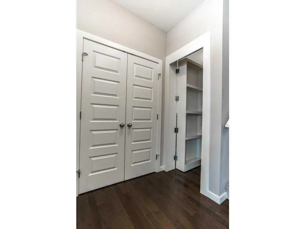 246 Mahogany Heights SE
