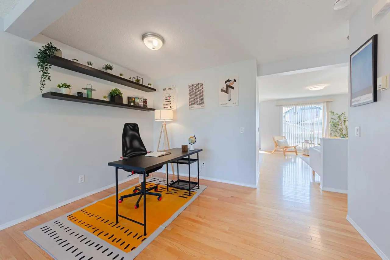 212 Hidden Hills Road NW