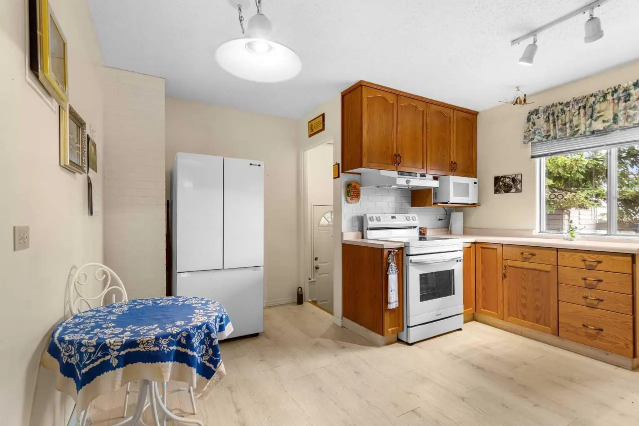 39 Ogden Ave. Avenue 