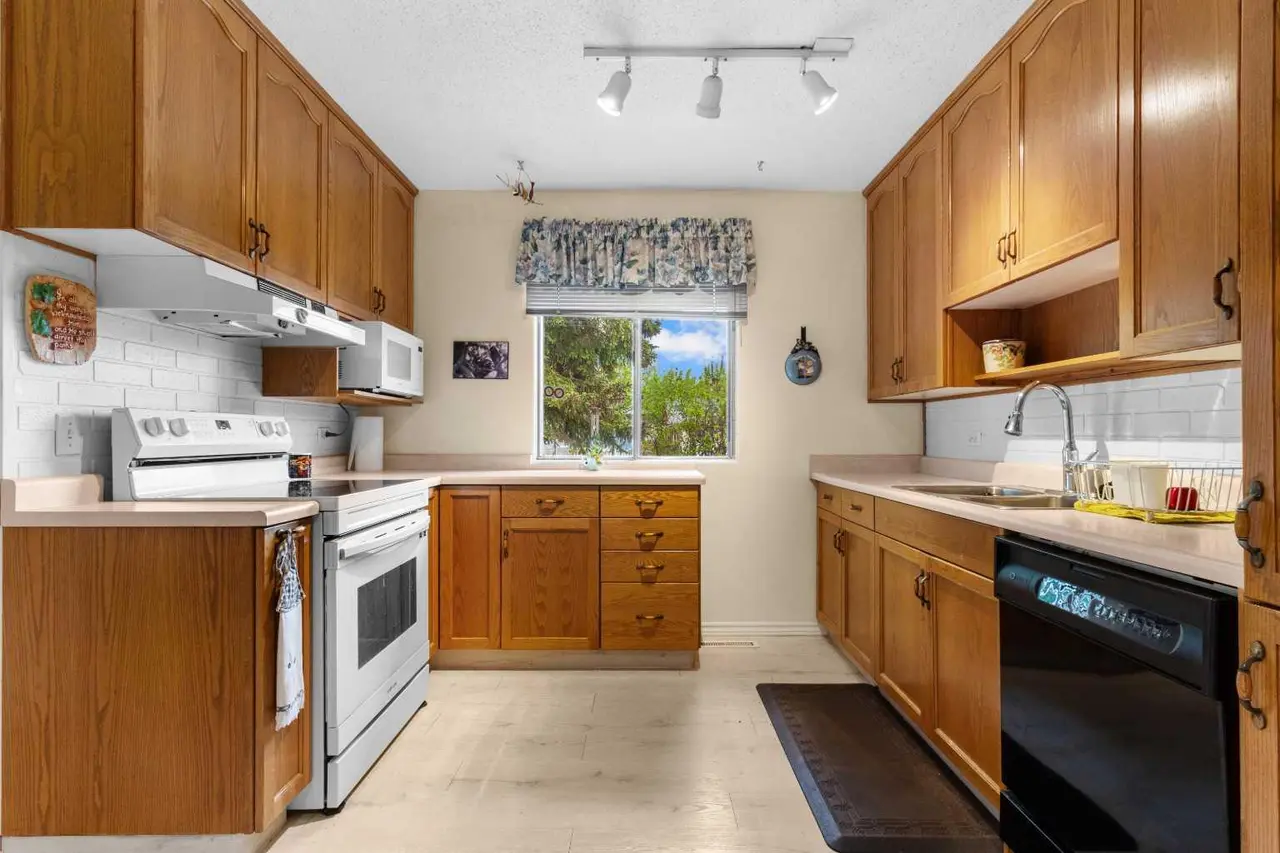 39 Ogden Ave. Avenue 