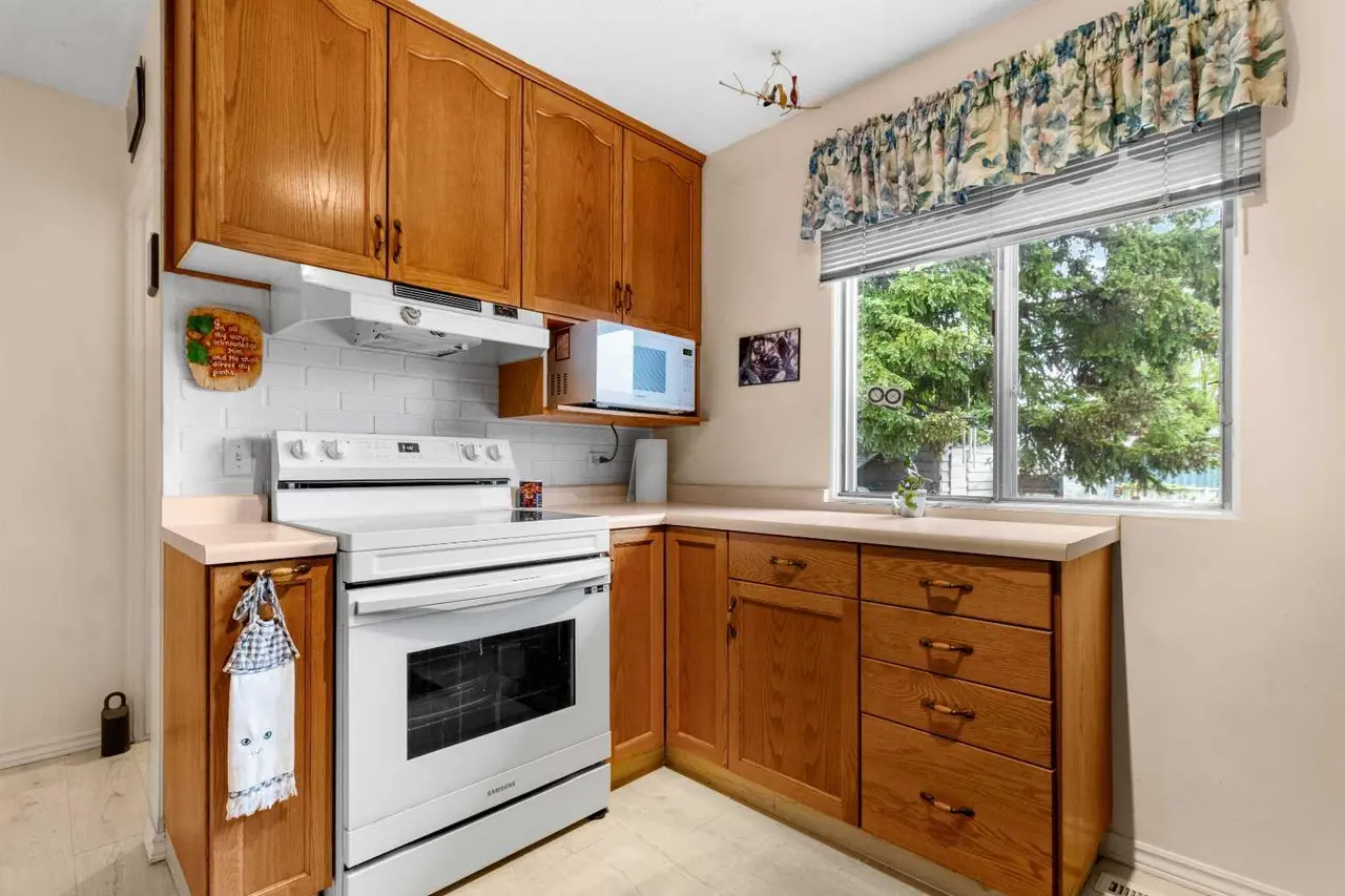 39 Ogden Ave. Avenue 