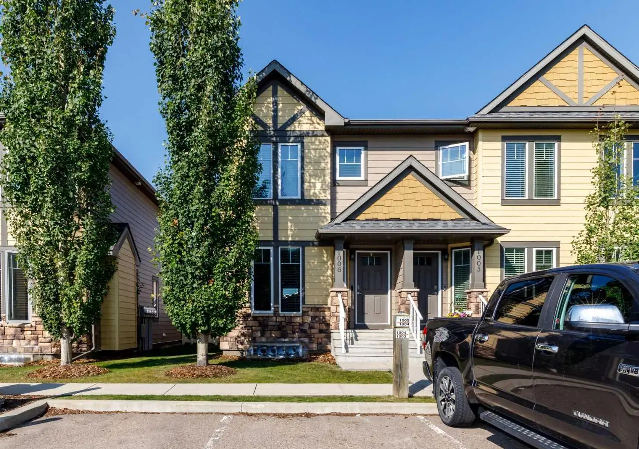 1006, 30 Carleton Avenue 