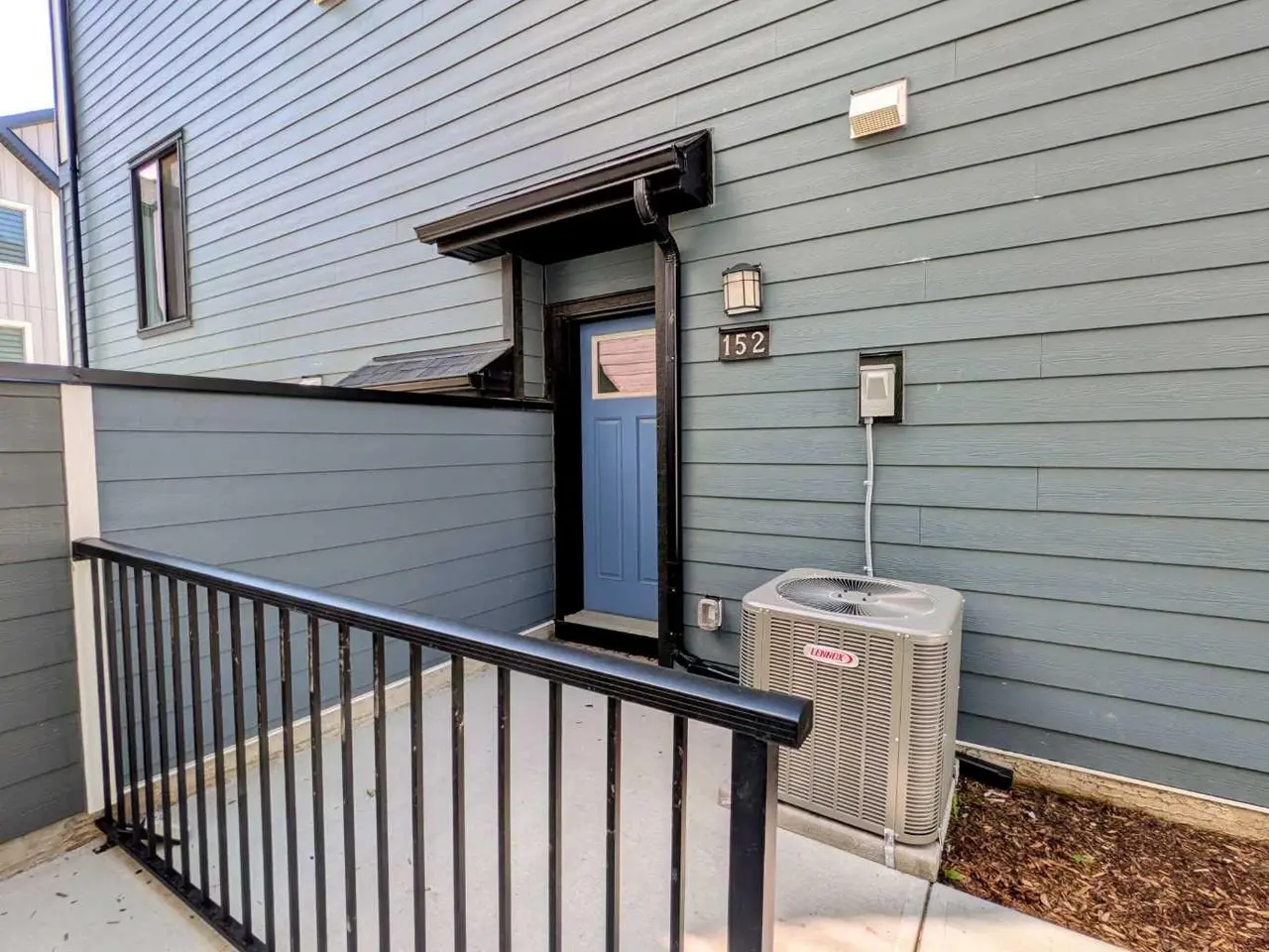 152, 380 Seton Villas SE