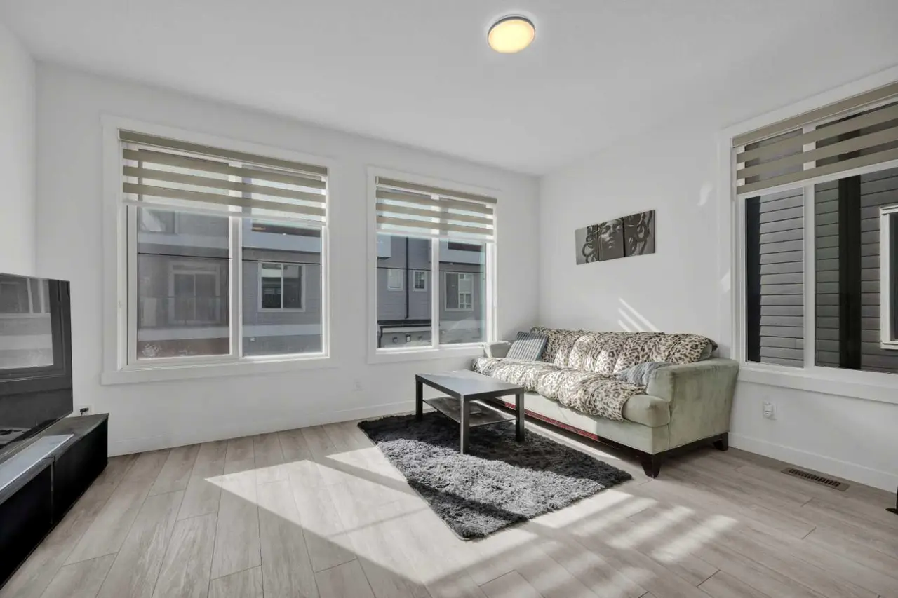 152, 380 Seton Villas SE