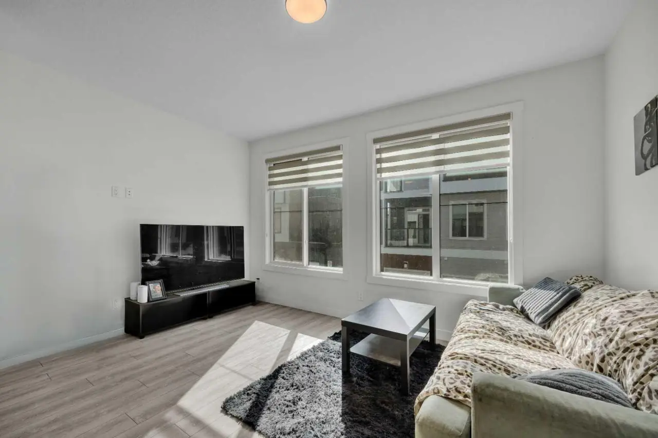 152, 380 Seton Villas SE