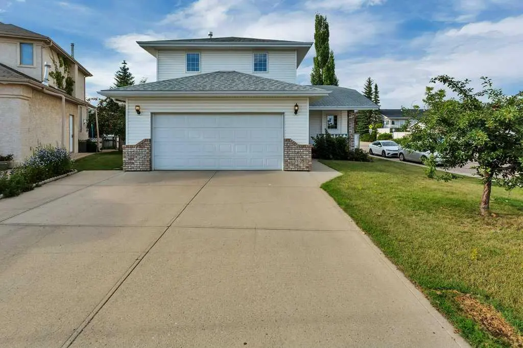 83 Lawrence Crescent