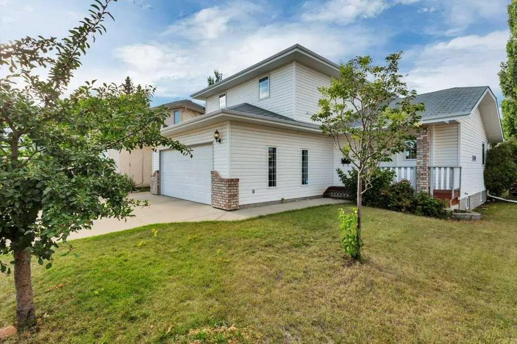83 Lawrence Crescent 