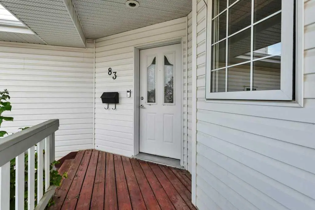 83 Lawrence Crescent 