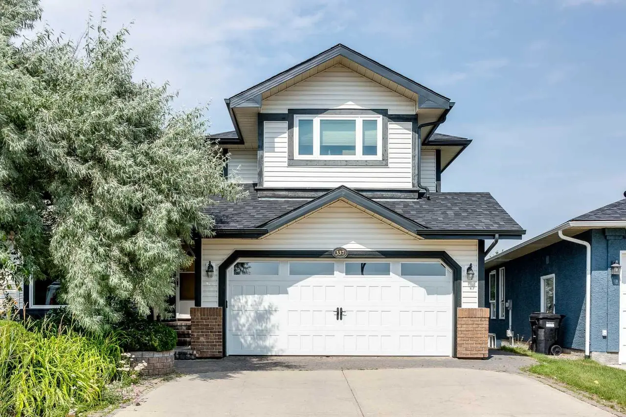 337 Sandringham Court NW