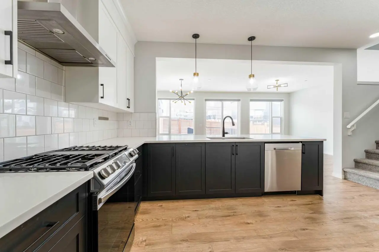 13 Calhoun Crescent NE
