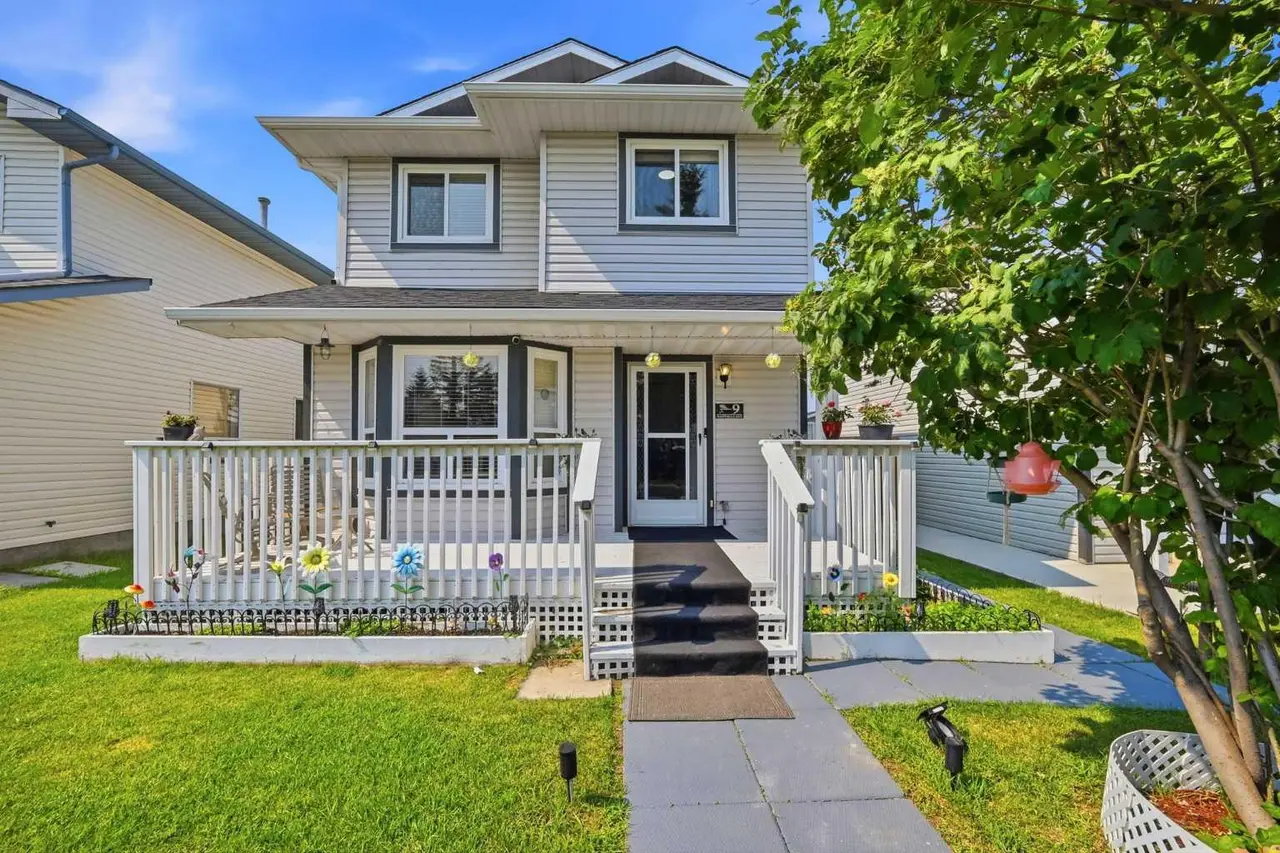 9 Martindale Crescent NE