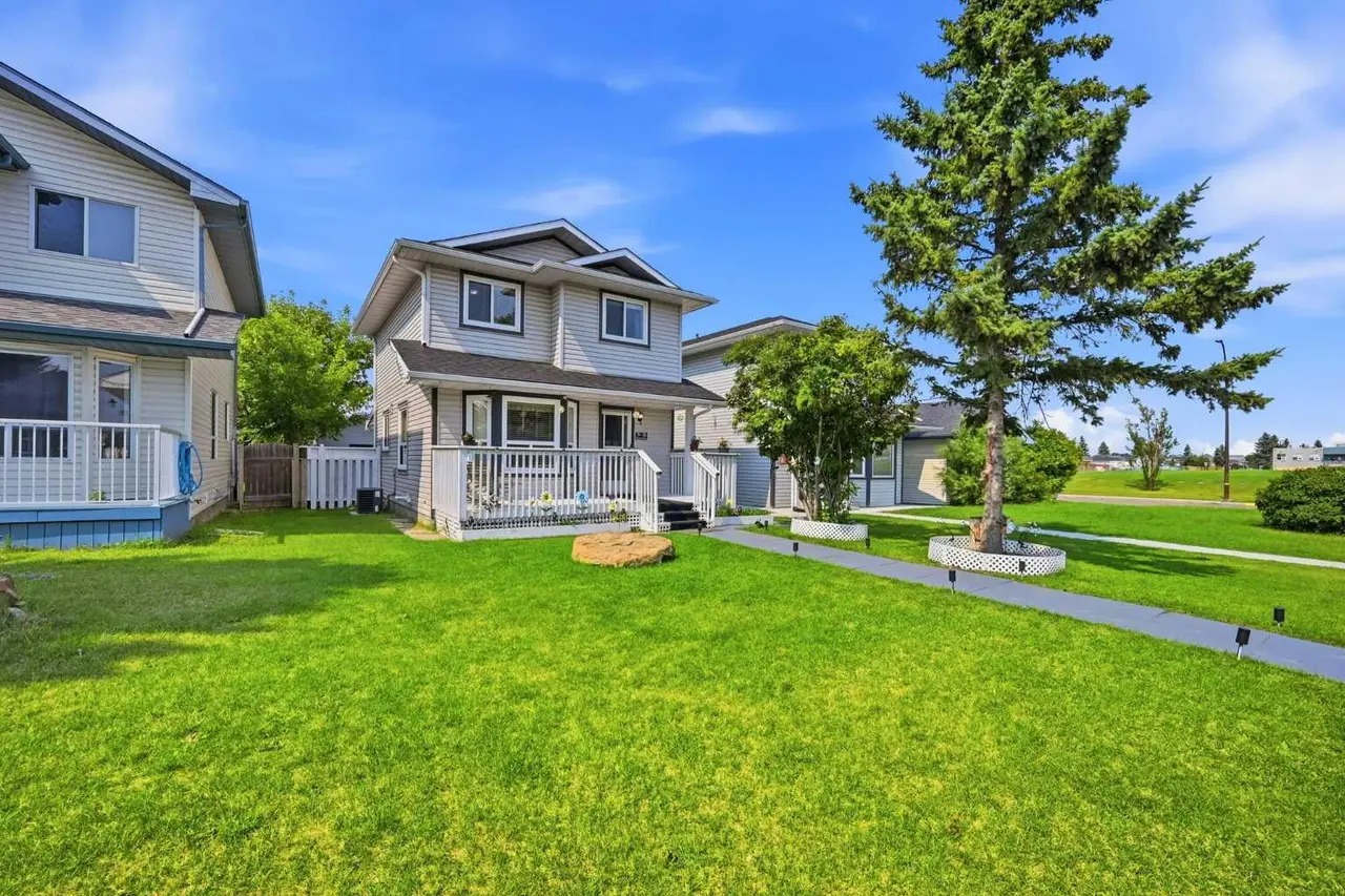 9 Martindale Crescent NE