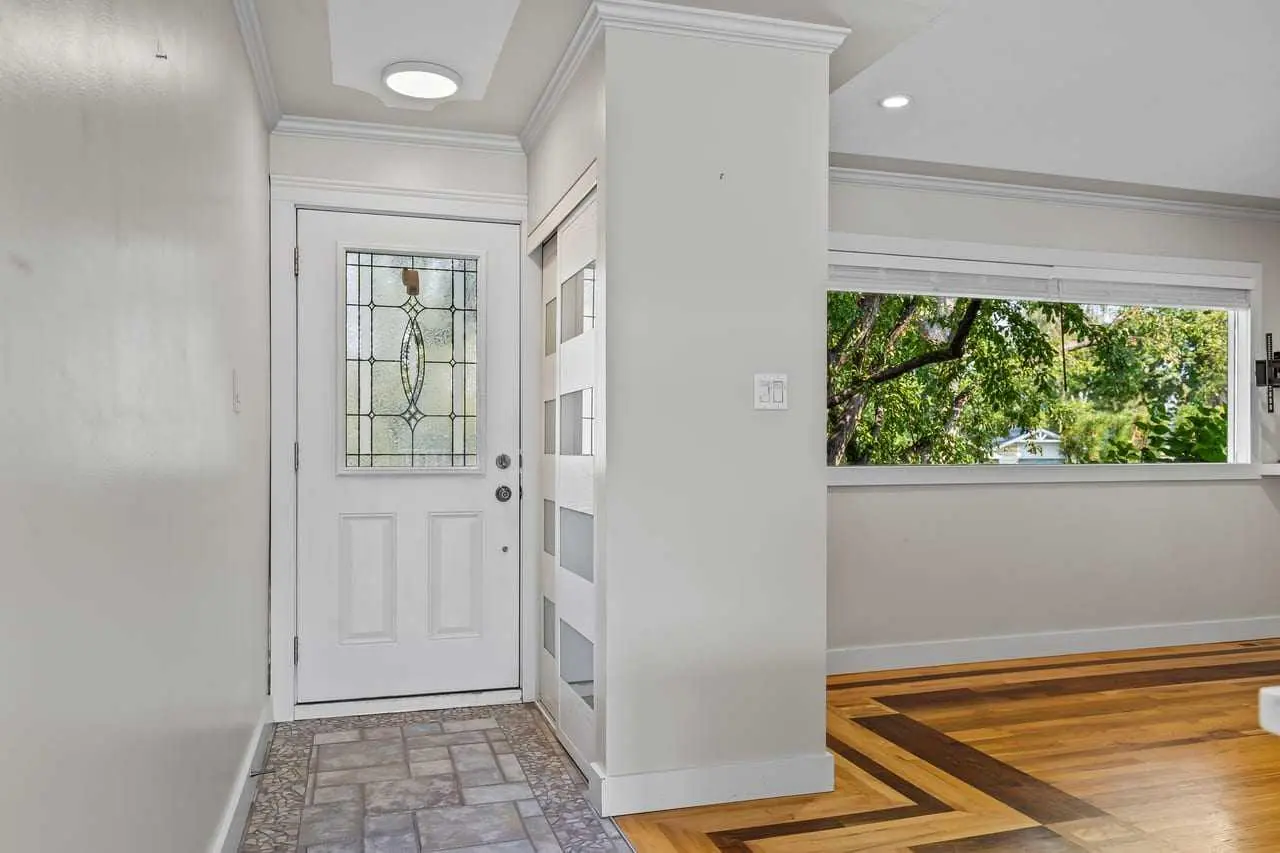 127 Fredson Drive SE