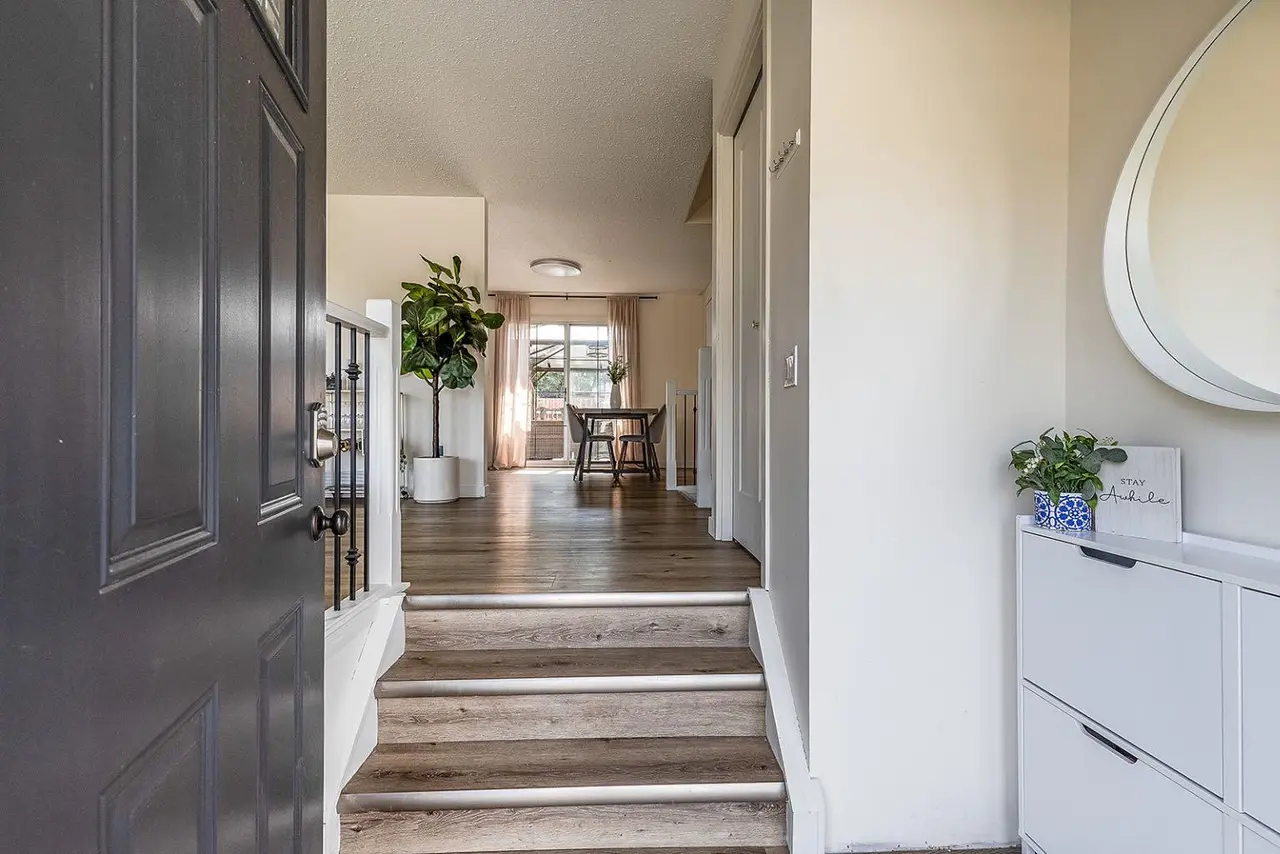 37 Sunflower Court SE