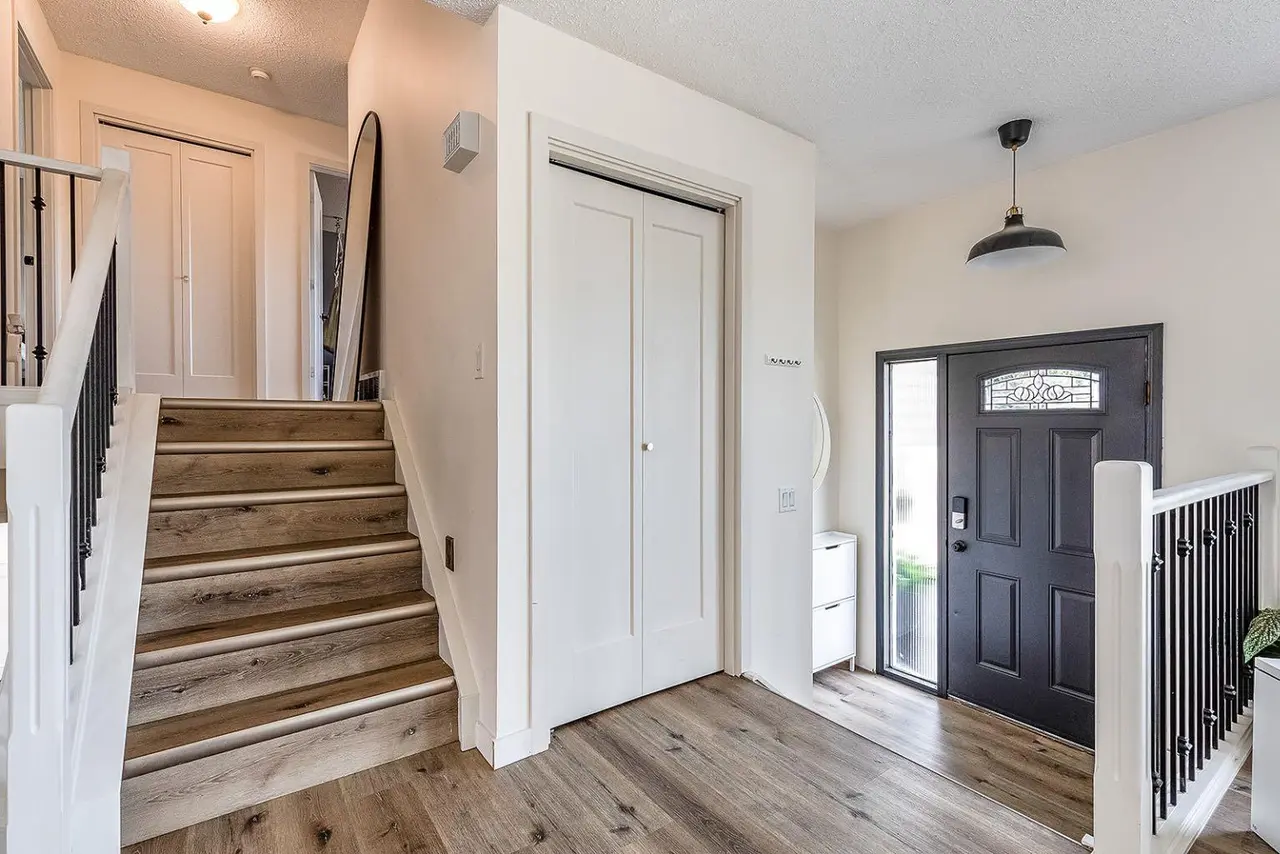 37 Sunflower Court SE