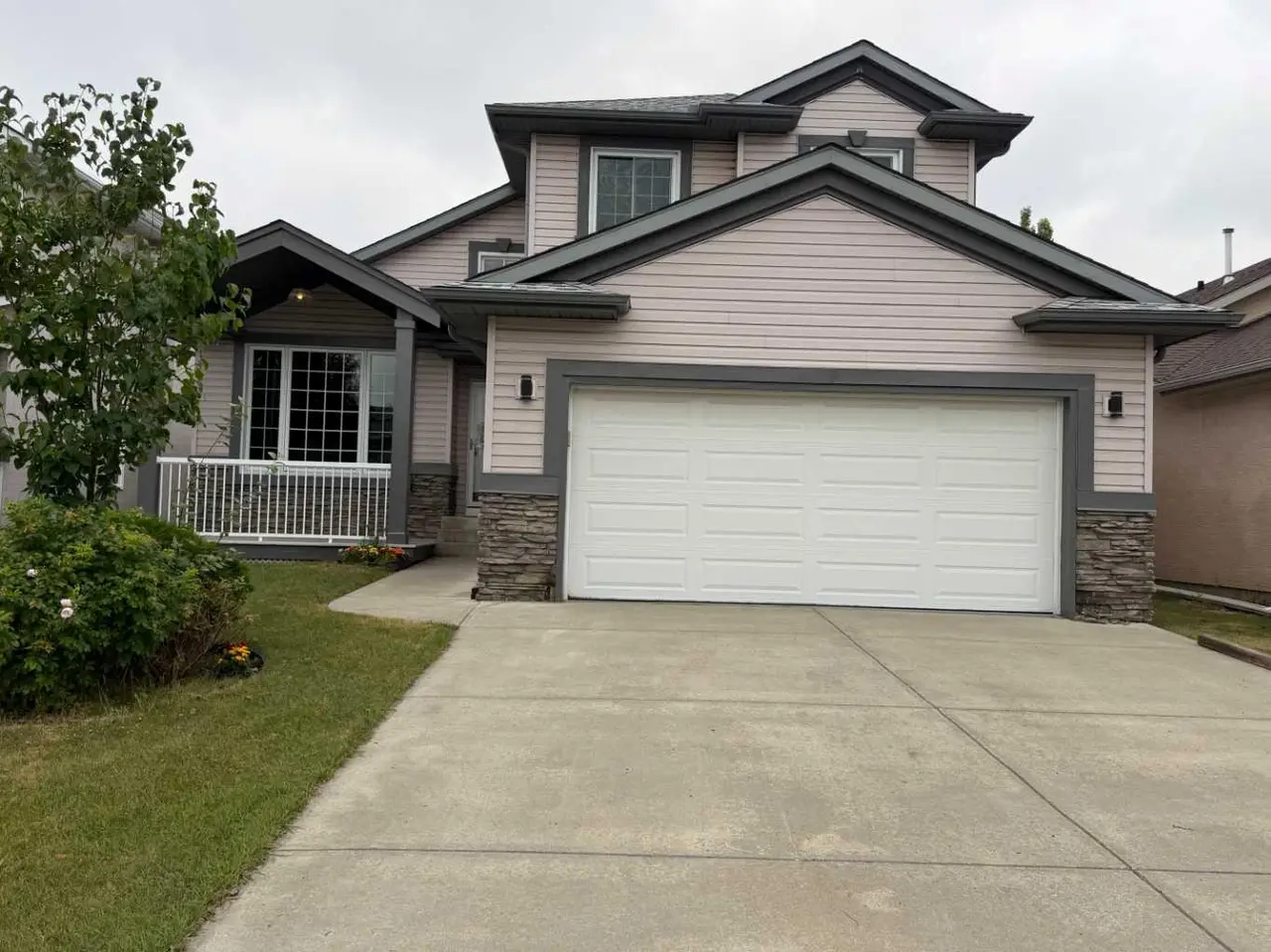 376 Sunlake Road SE