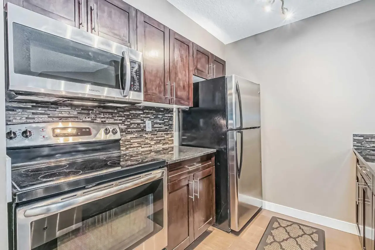 305, 195 Kincora Glen Road NW