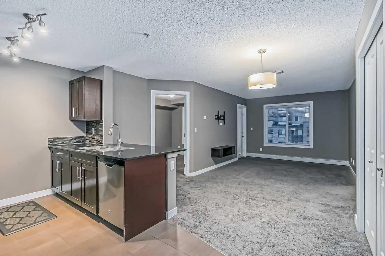 305, 195 Kincora Glen Road NW