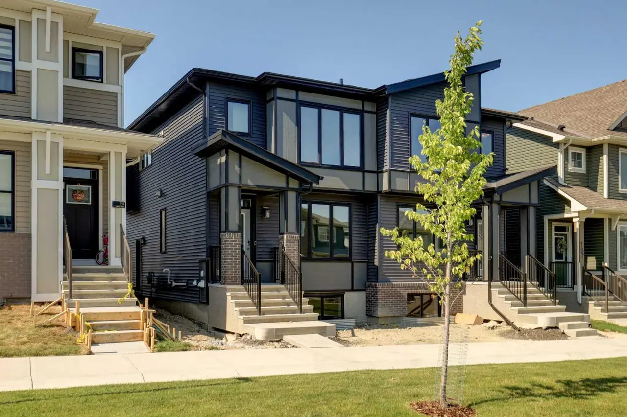 99 Herron Walk NE