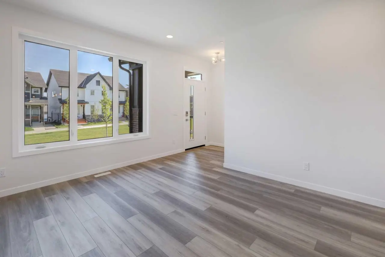99 Herron Walk NE