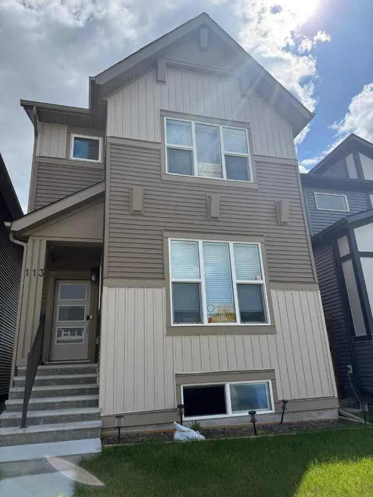 113 Corner Glen Way NE