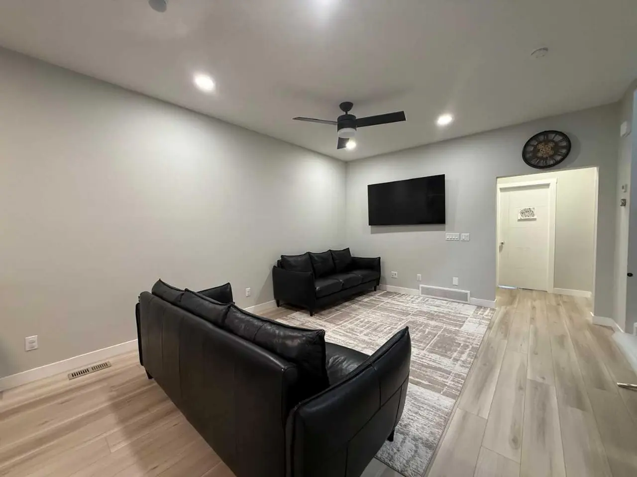 113 Corner Glen Way NE