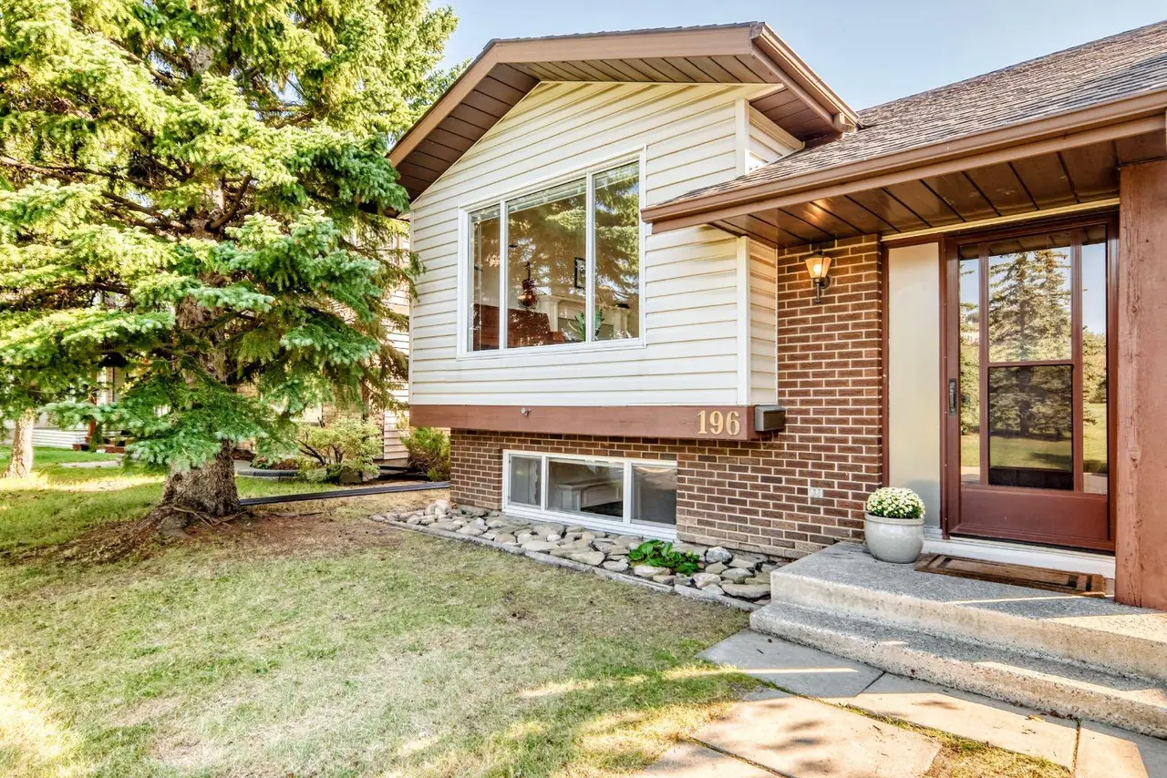 196 Edgedale Way NW