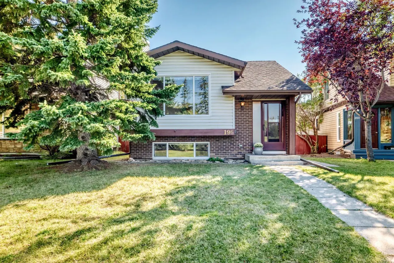 196 Edgedale Way NW