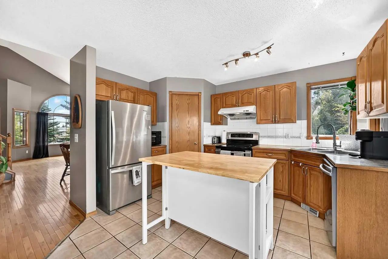228 Arbour Ridge Way NW