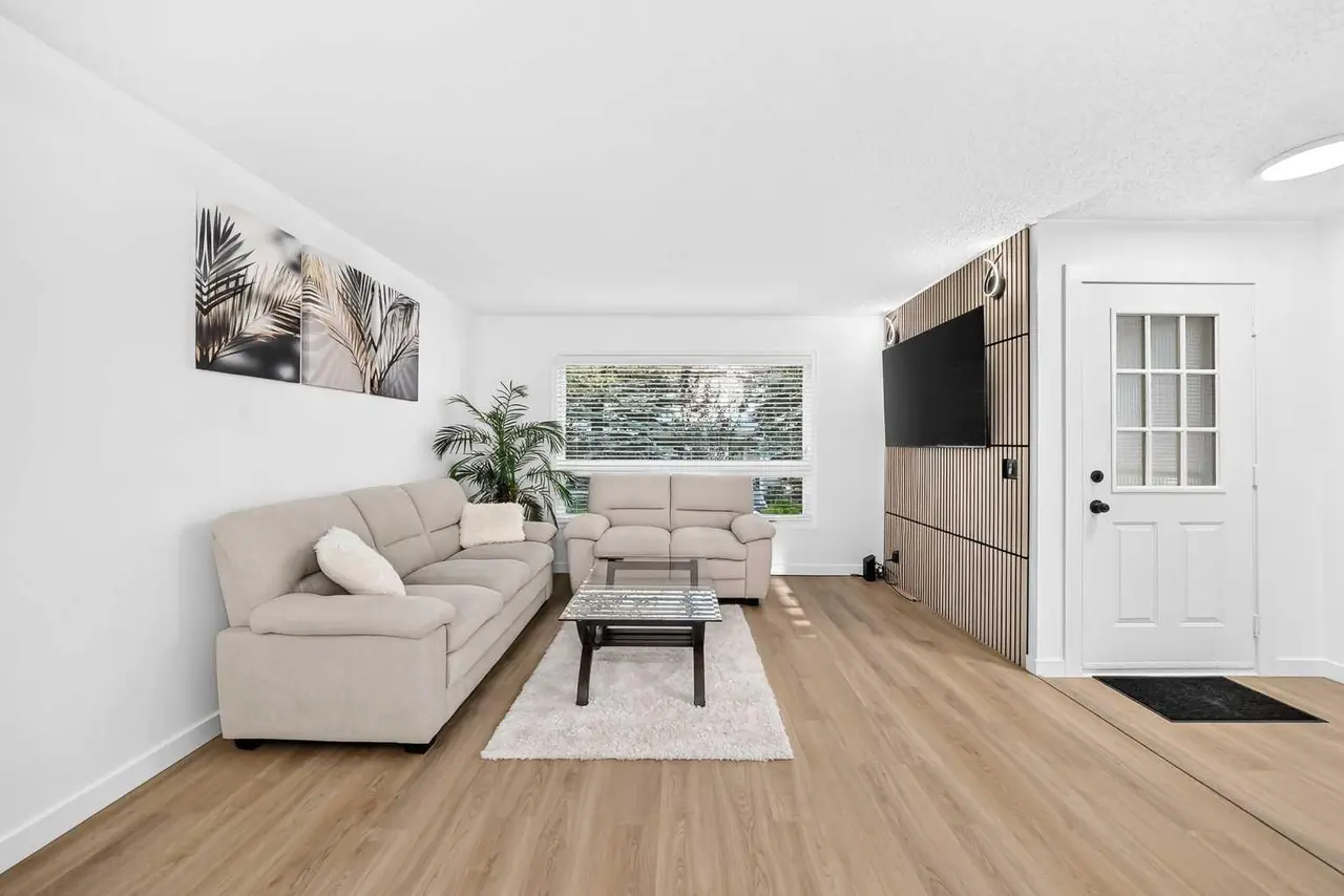 135 Woodsman Lane SW