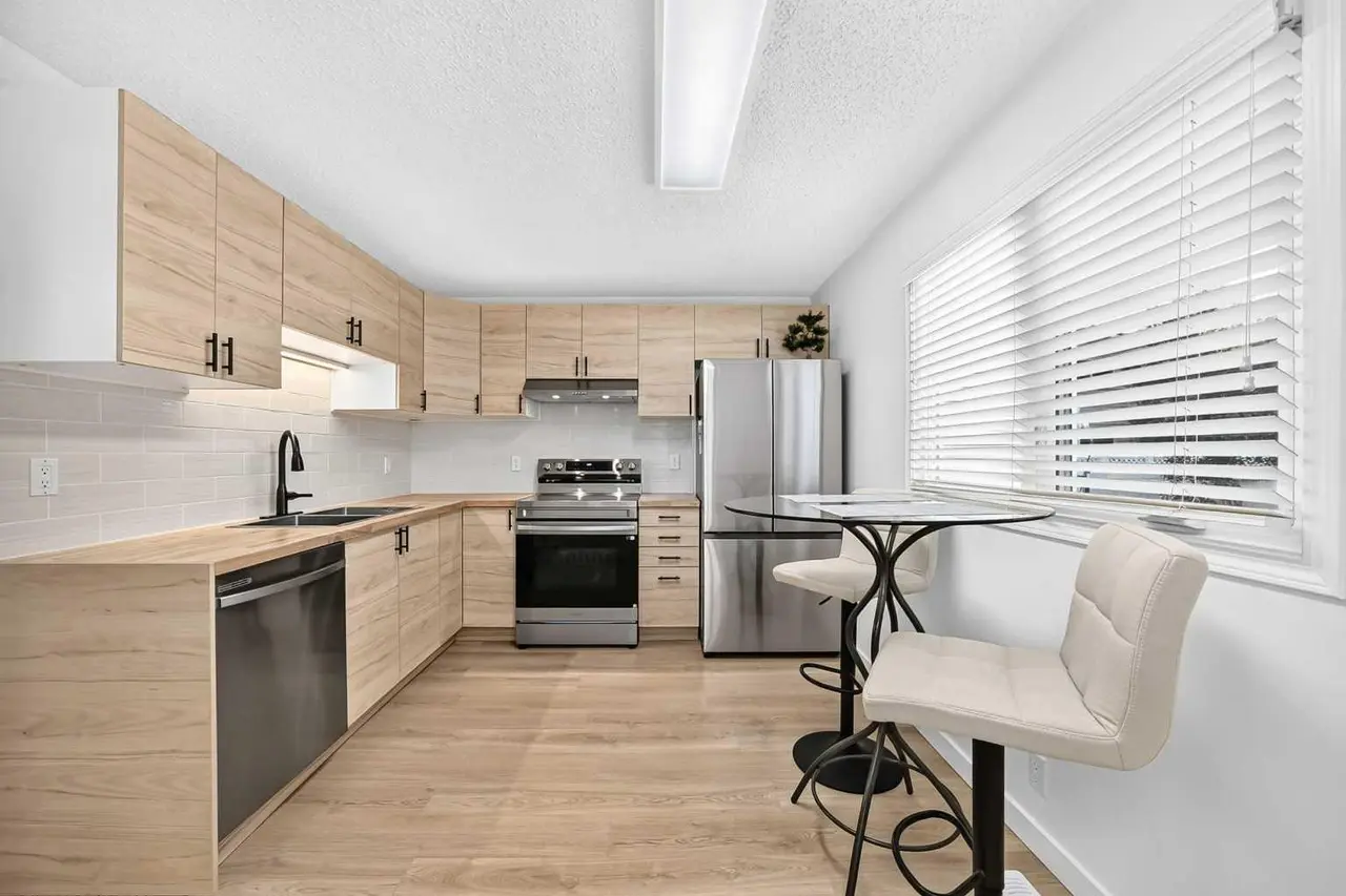 135 Woodsman Lane SW