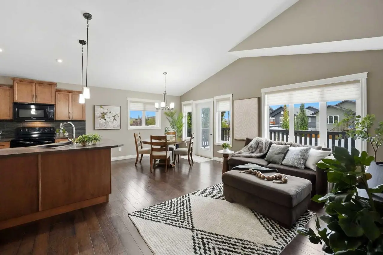 171 Voisin Close 