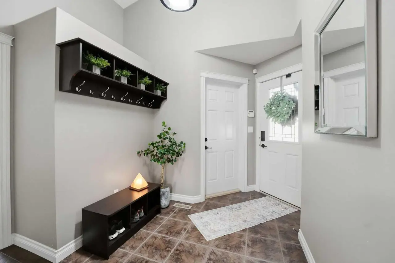 171 Voisin Close 