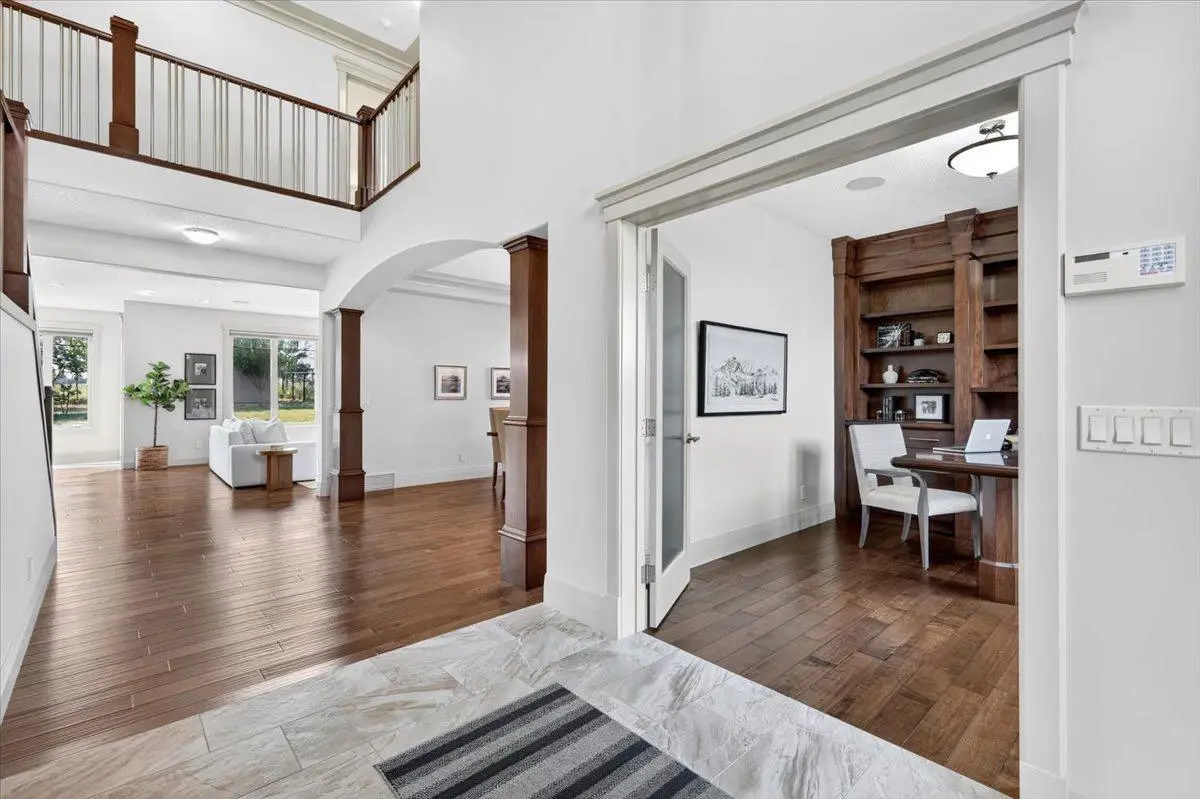 115 Coulee Way SW