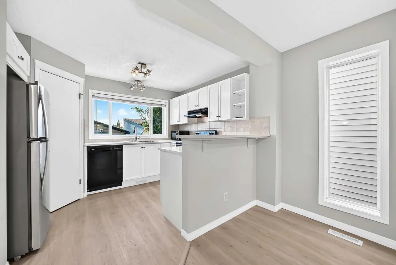 15 Prestwick Place SE