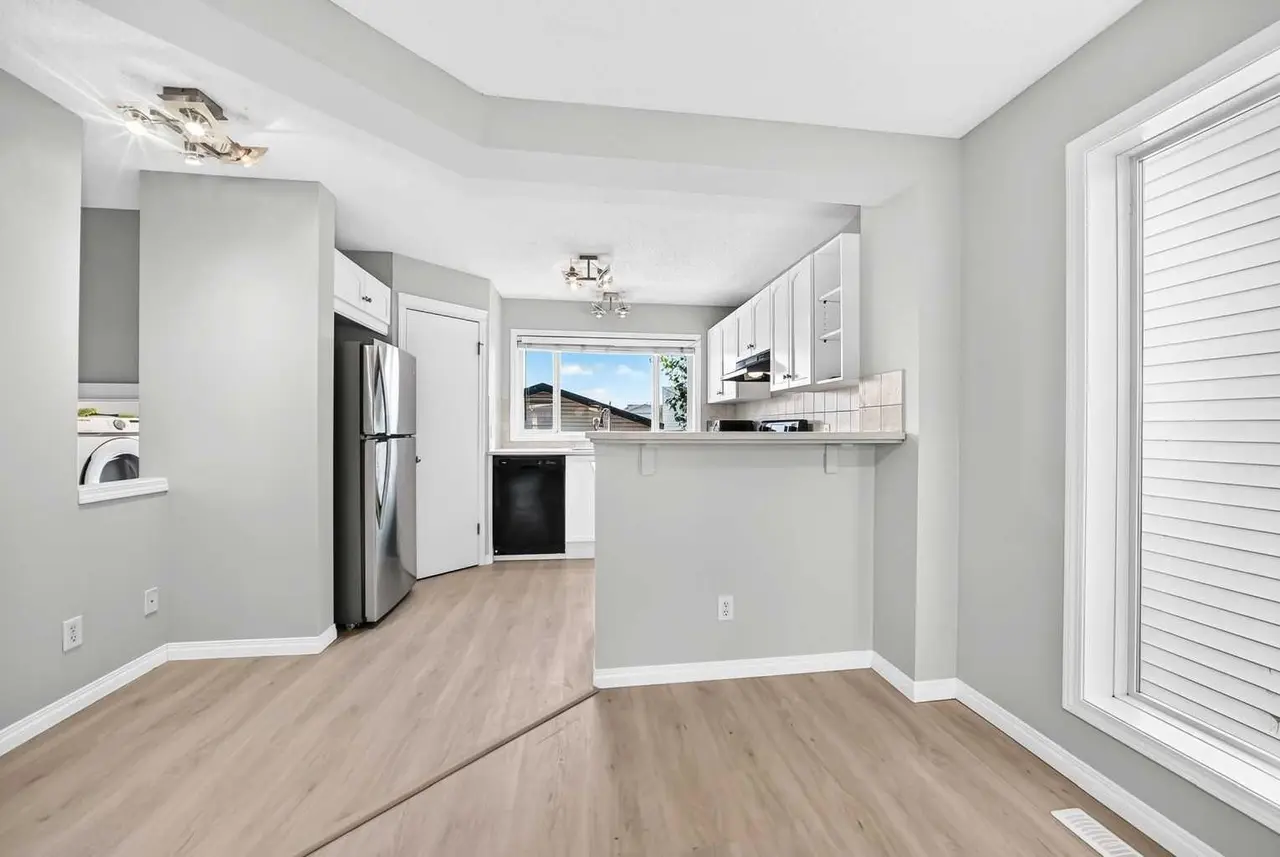 15 Prestwick Place SE