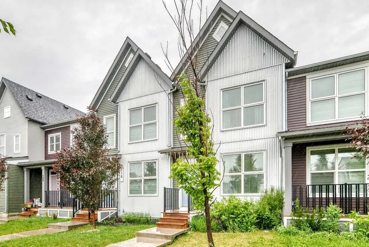 112 Carrington Boulevard NW