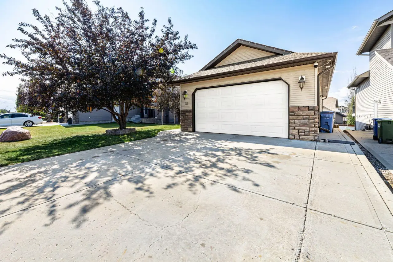 38 Ivany Close 
