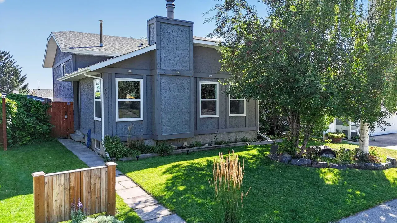 255 Shawcliffe Circle SW