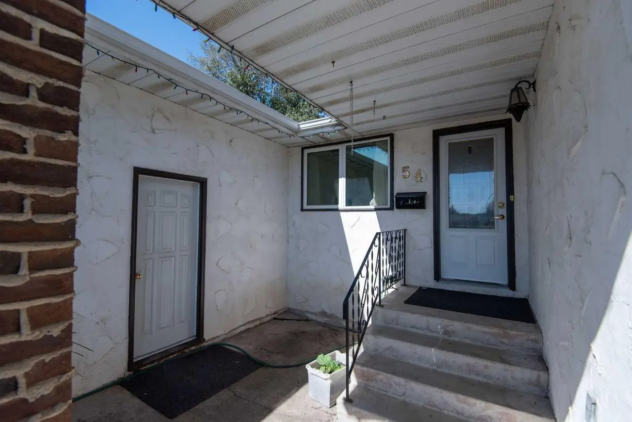 54 Patterson Crescent 