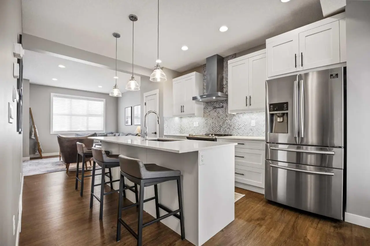 803, 355 Nolancrest Heights NW