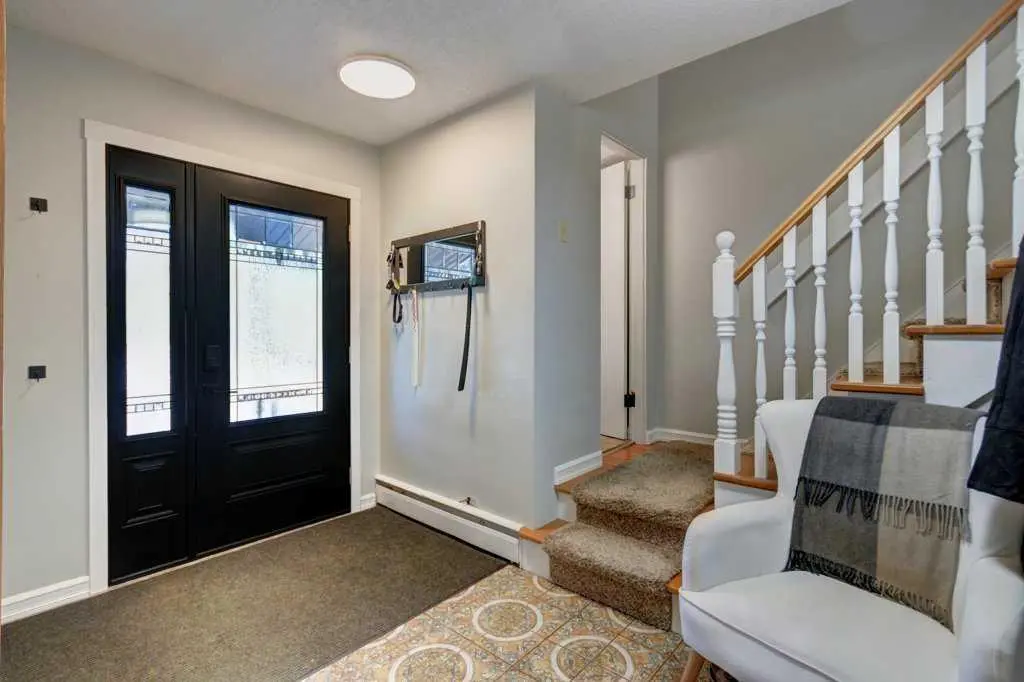 128 Chinook Drive SW